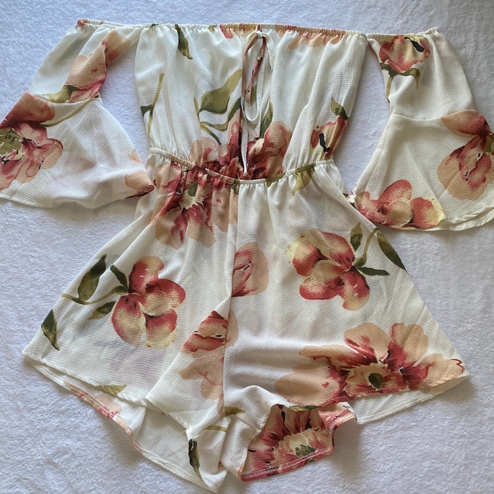 Floral Romper - Picture 1 of 7
